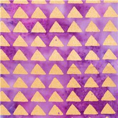 tessuto viola triangoli dorati sarong stile batik cotone tie dye Tessuto di Michael Miller