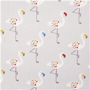 Tela oxford gris claro con p&aacute;jaros flamencos rosas plumas y picos de colores