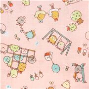 Tela rosa s&aacute;bana de algod&oacute;n con Sumikko Gurashi en parque kawaii Jap&oacute;n