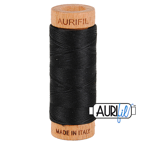 Fil De Coton 80wt Petite Bobine Noir 2692 par Aurifil