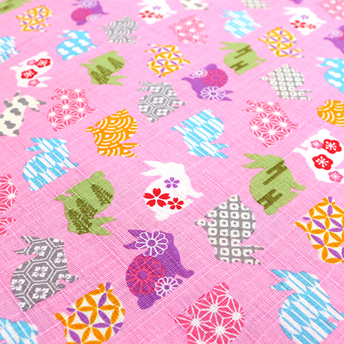 Silhouettes de lapins japonaises colorées avec des motifs 4