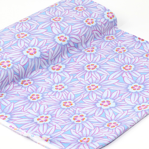 Potentilla Blue Kaffe Fassett Des Archives 3