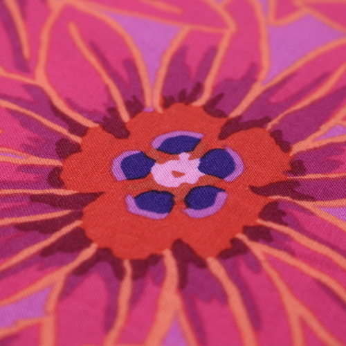 Potentilla Red Kaffe Fassett Des Archives 5