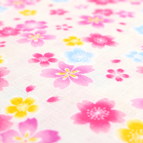 Pétalos De Sakura Esparcidos Bonitos Y Coloridos 5