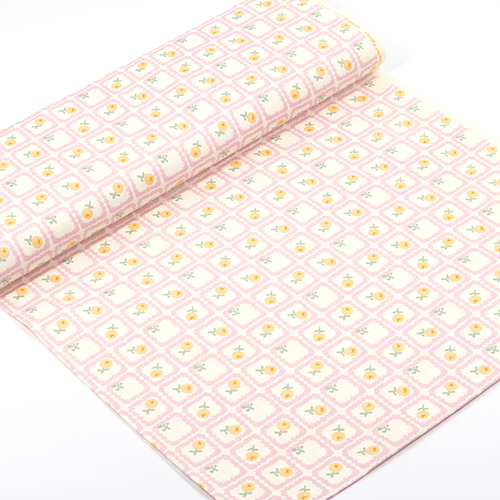 Geschwungene Quadrate mit Beerenblumen im Schachbrettmuster 3