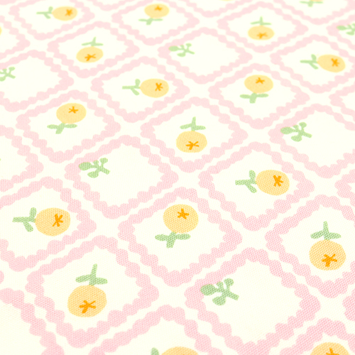 Geschwungene Quadrate mit Beerenblumen im Schachbrettmuster 5