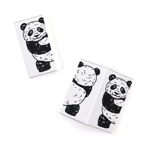 Panda Mirando Animal Etiqueta Para Coser 1