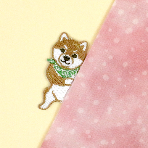 Animaux Regardant Hors De L’Étiquette Cousue Sur Le Côté - Shiba 3