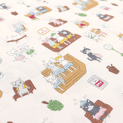 Chats Drôles dans la Vie Quotidienne et le Travail 5