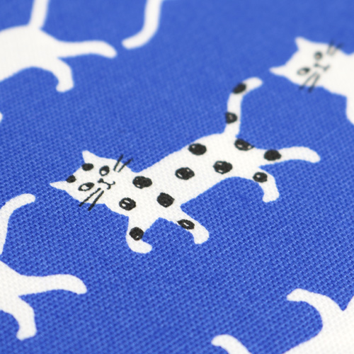 Gatos blancos caminando Simply Pallet 5