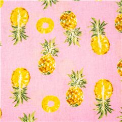 Tissu japonais rose en coton avec des anneaux d'ananas et coups en deux Tissu par Japanese Indie