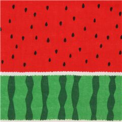 Tissu double gaze avec des motifs de pastque verts et rouges Tissu par Kokka
