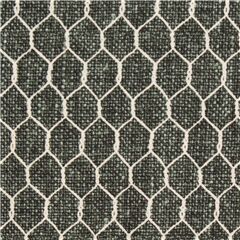 Tissu gris anthracite avec un motif dlture en fil de fer blanc Tissu par Michael Miller