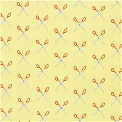 Tissu coton jaune avec des motifs simples de ciseaux rouges Tissu par Quilting Treasures