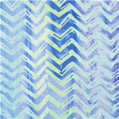 Tissu batik en coton chevron zig zags nuances de bleu encre sarong aspect teint Tissu par Michael Miller