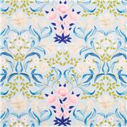 Tissu bleu clair avec des fleurs à volutes blanches et roses