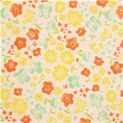 Tissu japonais crème avec des fleurs et feuilles aquarelle rouges jaunes vertes