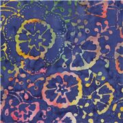 Tissu batik bleu-violet foncé avec des fleurs et la vigne