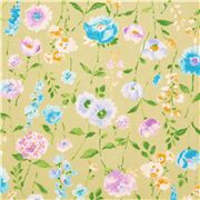 Grüner Stoff aus Japan mit großen und kleinen blau-gelb-rosa Blumen und Blättern