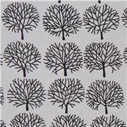 Tissu gris par Alexander Henry avec des arbres noirs