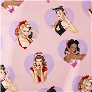 Tissu USA rsoe coeurs violets et pin-ups au téléphone
