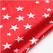 Tissu en satin de polyester rouge avec des étoiles blanches