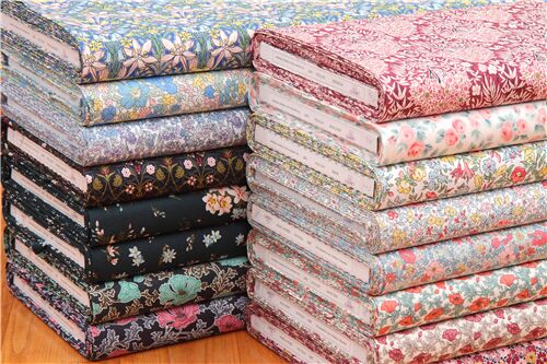 Chutes de tissu de (39 x 110 cm) - Tissu Liberty Fabrics avec des mini-fleurs de jardin 7