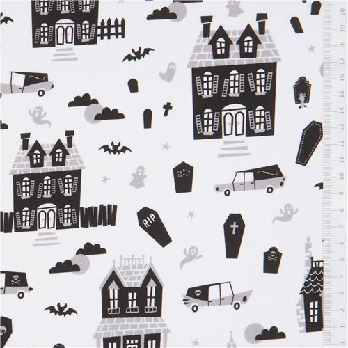 Remnant (20 x 112 cm) - Robert Kaufman white Halloween fabric with haunted houses 2