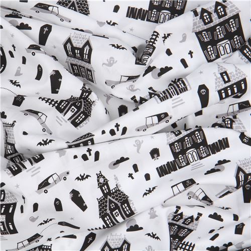 Remnant (20 x 112 cm) - Robert Kaufman white Halloween fabric with haunted houses 4