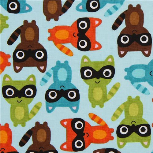 cute light blue racoon fabric par Robert Kaufman 1