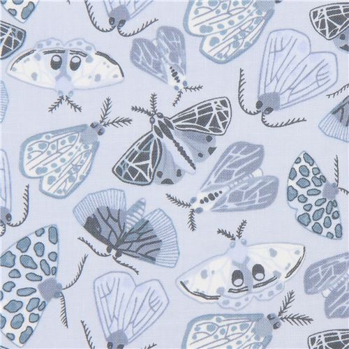 Tela azul claro con mariposas noctrunas de Moda Tela
