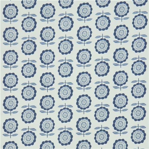 Remnant (50 x 112 cm) light blue quilting fabric with flowers by