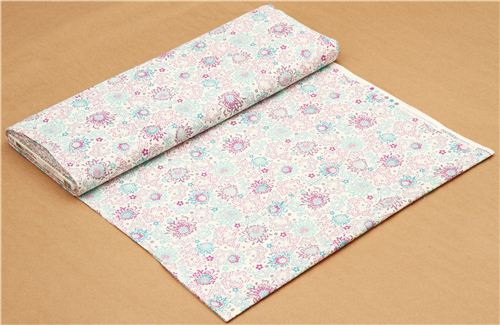 light off-white flower fabric by Robert Kaufman 3
