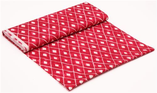 Remnant (23 x 110 cm) - off-white pretty dark pink diamond shape fabric from Japan 4