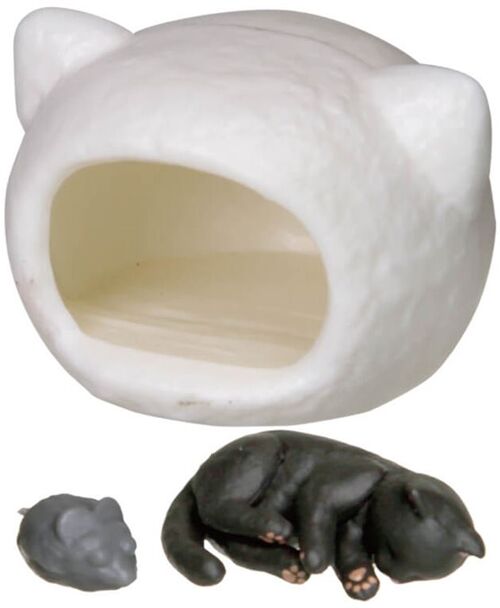 random Gashapon cat and cat houses capsule toys 3