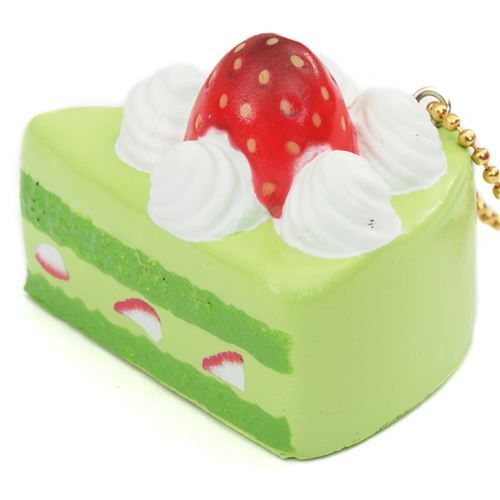 grner Kuchen mit Sahne Erdbeere Squishy Cafe de N Handyanhnger