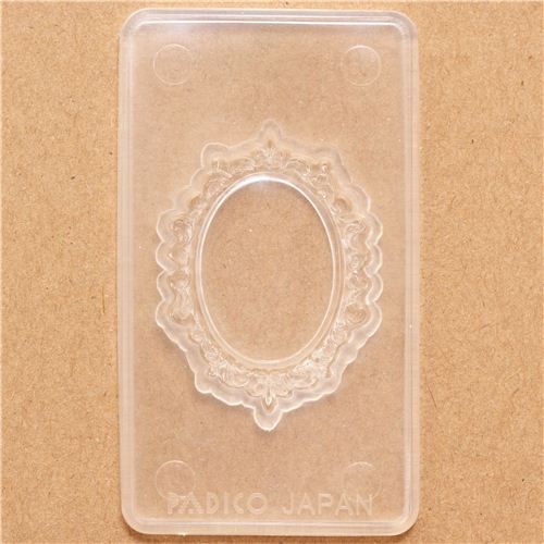 Moule souple pour modeler un cadre ovale en argile modeS4u