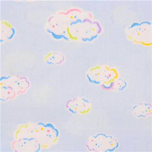Tissu lamin bleu clair avec des nuages toils aux contours couleur arc-en-ciel Tissu