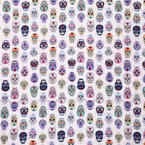 wei�er Timeless Treasures mit verzierten Totenk�pfen 3